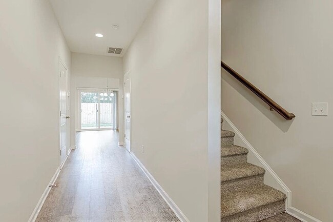 Building Photo - 115 Sweet Almond Ct