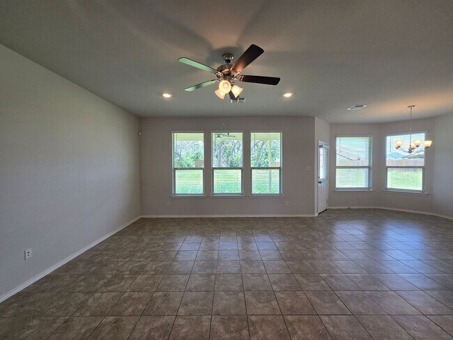 Building Photo - PRICE REDUCTION - AVAILABLE NOW!