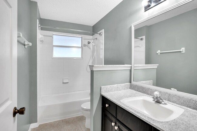 Building Photo - 3 bedroom 2 bathroom home in Fleming Island