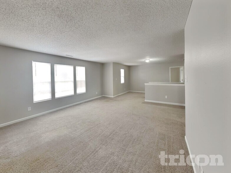 Building Photo - 6210 Robur Ct