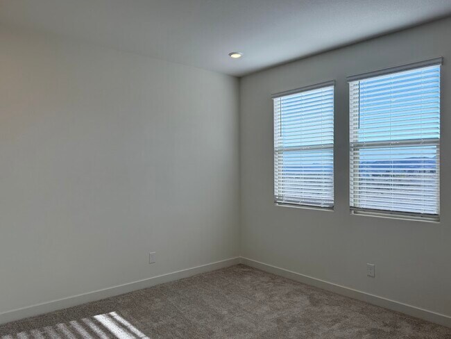 Building Photo - 11737 Stone Curlew Ave