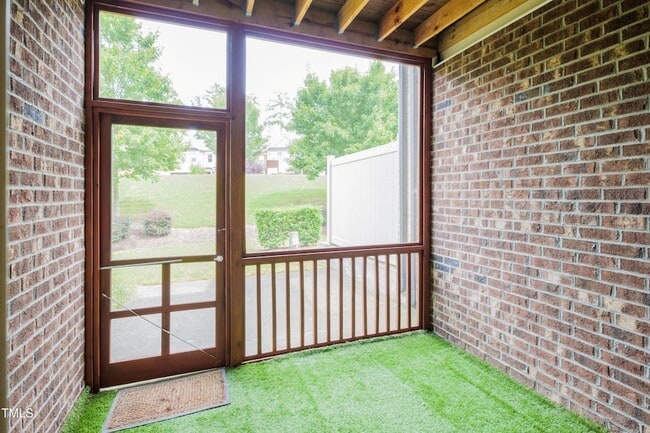 Building Photo - 533 Fumagalli Dr