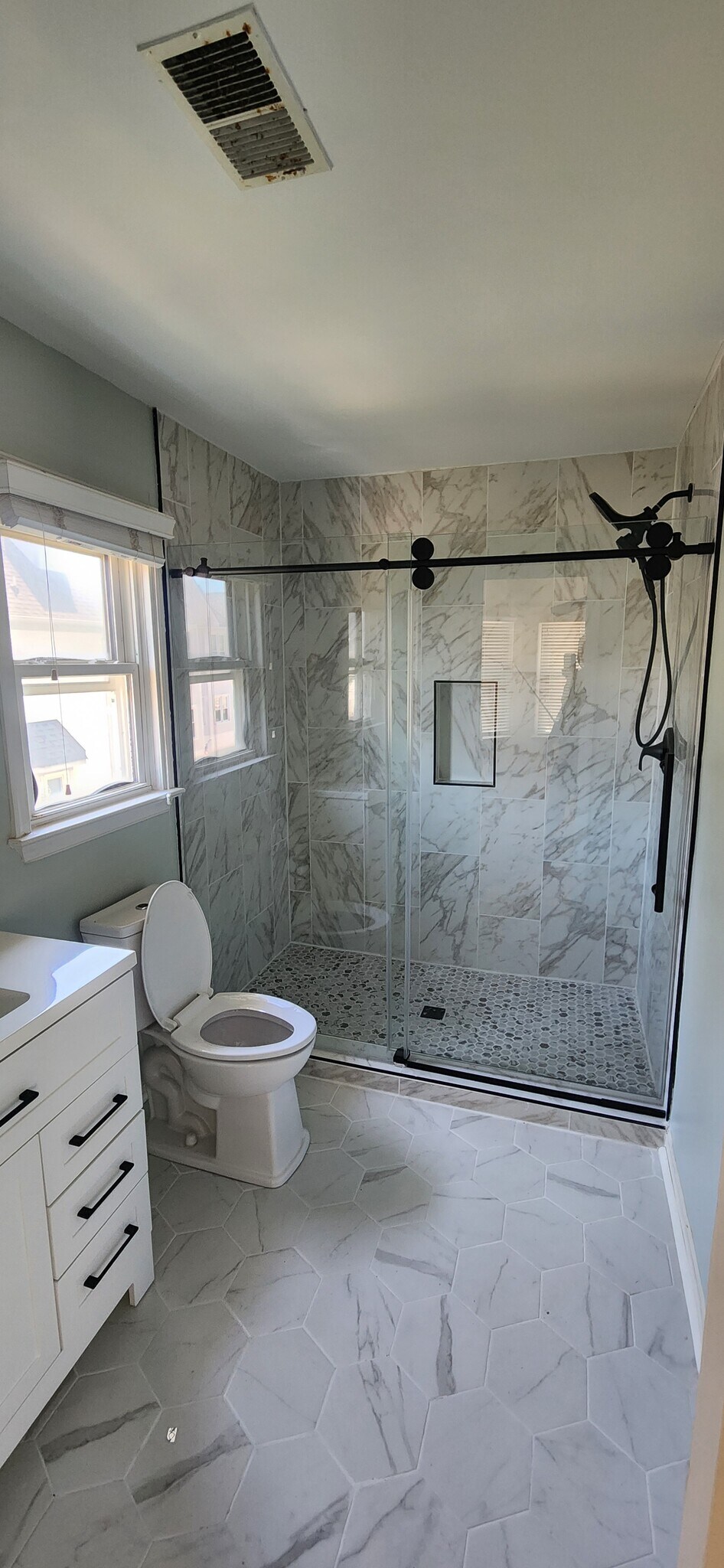 Master Bath - 801 Baltic Walk