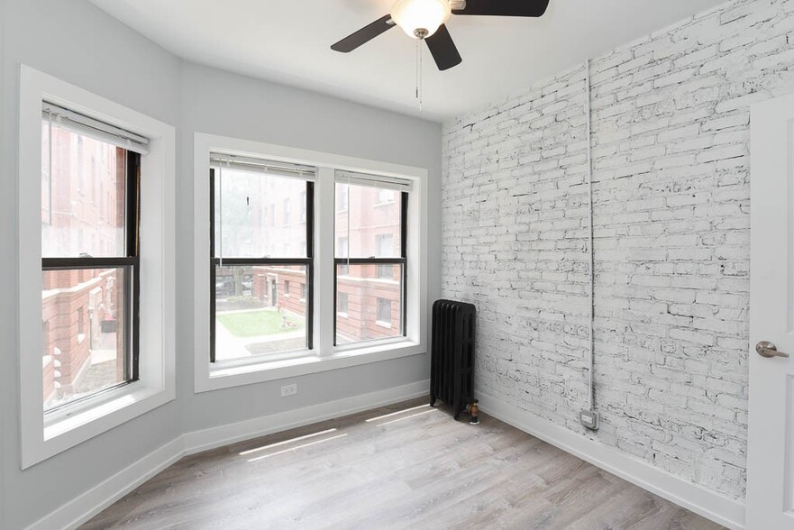 Building Photo - 1704 W Juneway Terrace