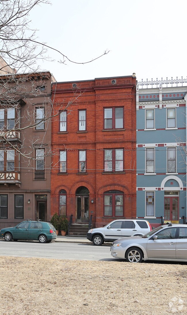 Building Photo - 100 Willett St