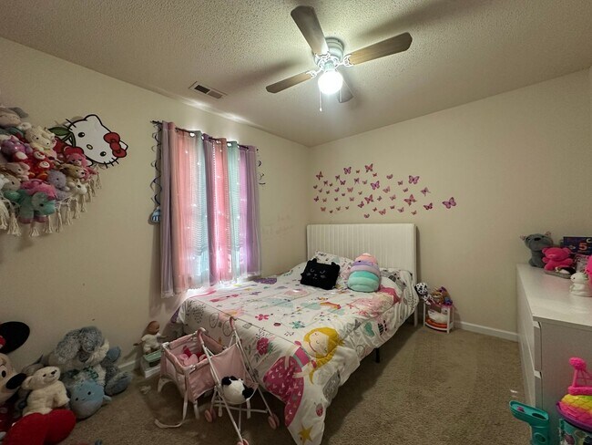 Building Photo - 101 Spain Dr