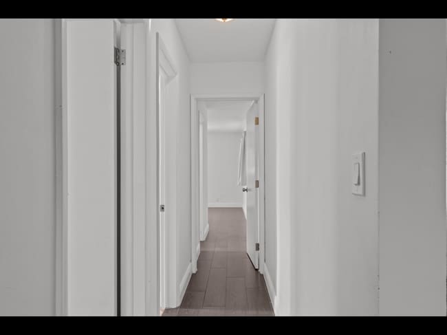 Building Photo - 2133 NE 56th Ct