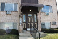 Building Photo - 706 W Ivanhoe Ln