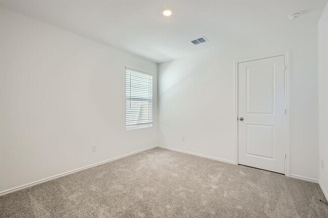 Building Photo - 206 Sambre St