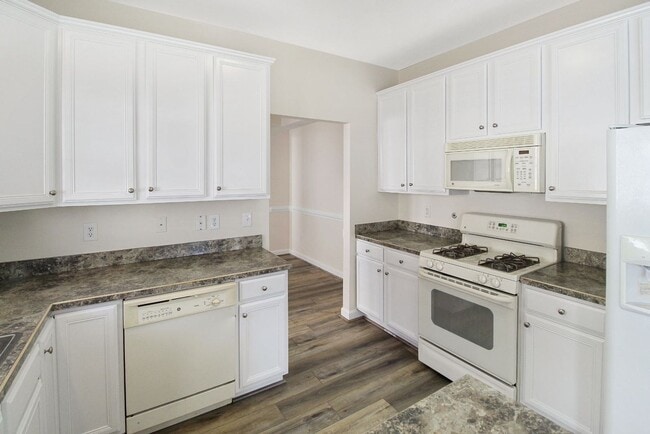 Building Photo - Beautiful Home in Stonehouse!