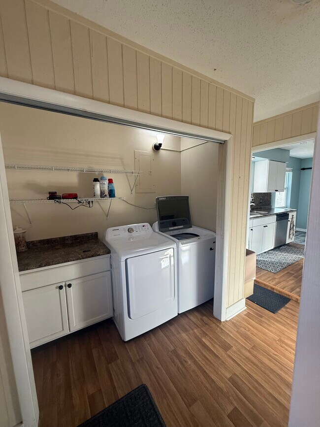 Building Photo - 113 Walz Cir