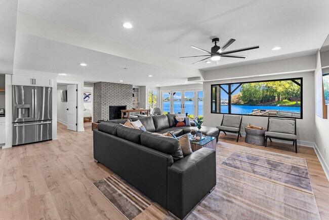 Building Photo - 3837 Fox Run