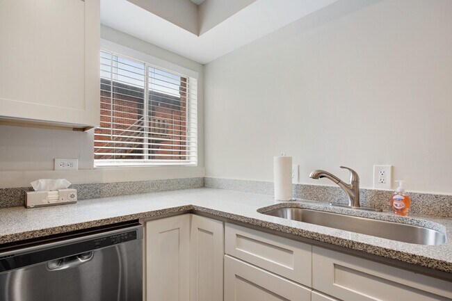 Building Photo - 4032 Clark Ave