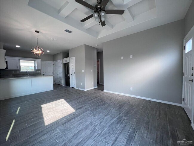 Building Photo - 23 Red Bud Dr