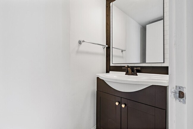 Building Photo - 379 Concord Rd