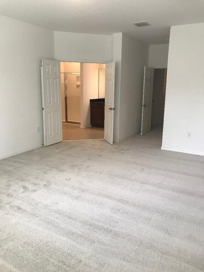 Building Photo - 12886 Westside Vlg Lp