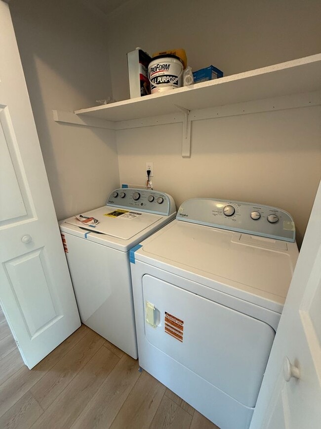Building Photo - Long Term Rental - Smoke Rise Townhouse - ...