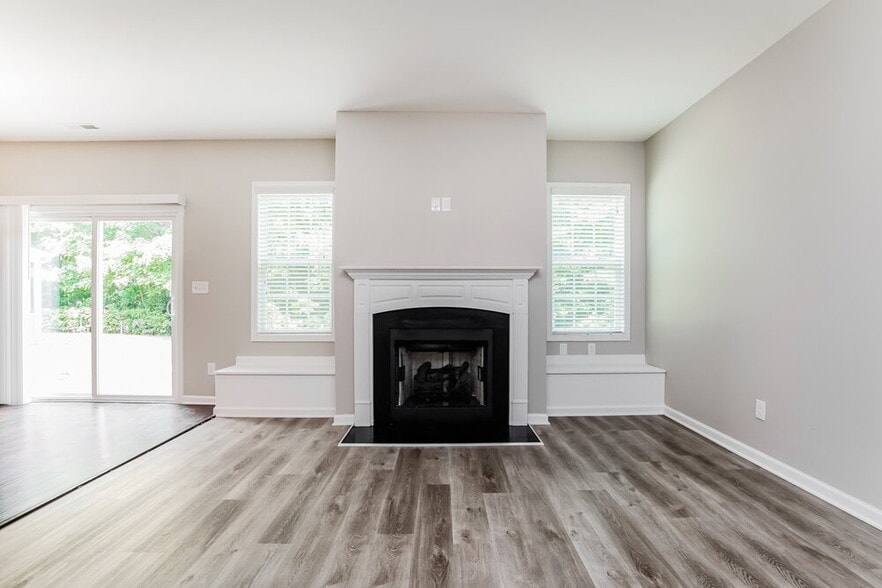 Building Photo - 29 Verrazano Pl