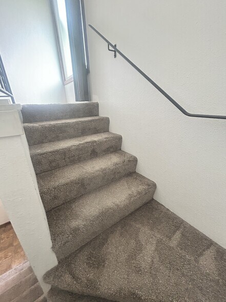 stairs - 2115 Pleasanton St