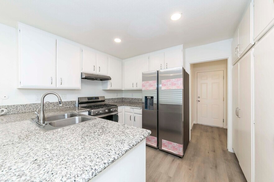 Building Photo - 2423 Coventry Cir