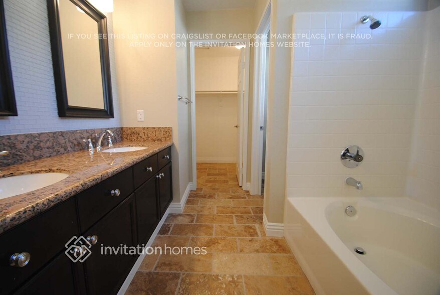 Building Photo - 895 Pathfinder Way