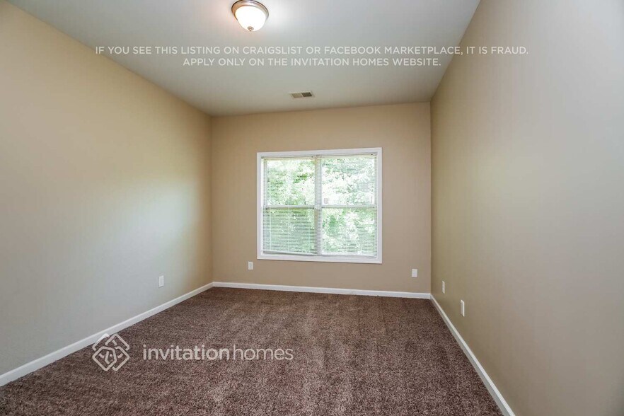 Building Photo - 505 Lakeside View