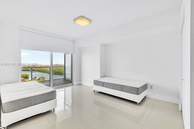 Building Photo - 400 Sunny Isles Blvd