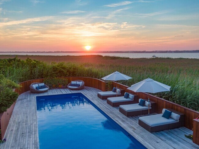 Building Photo - 360 Dune Rd