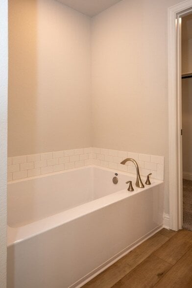 Building Photo - 409 Aurora Creek Ln