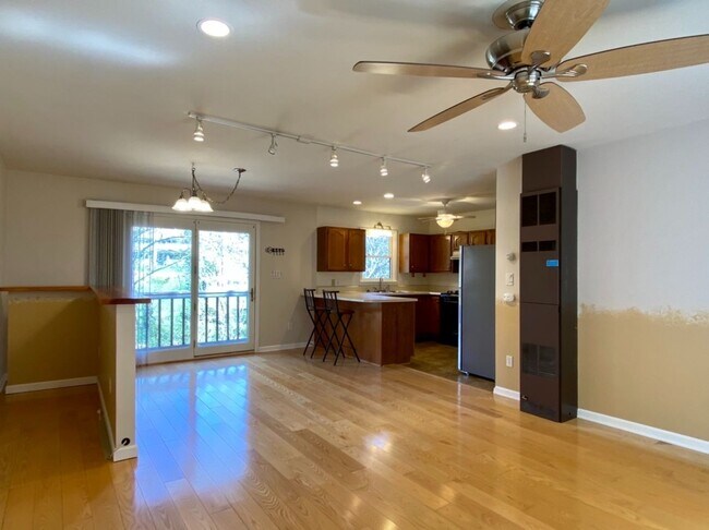 Building Photo - Beautiful Creekside Cottage in North Asheville