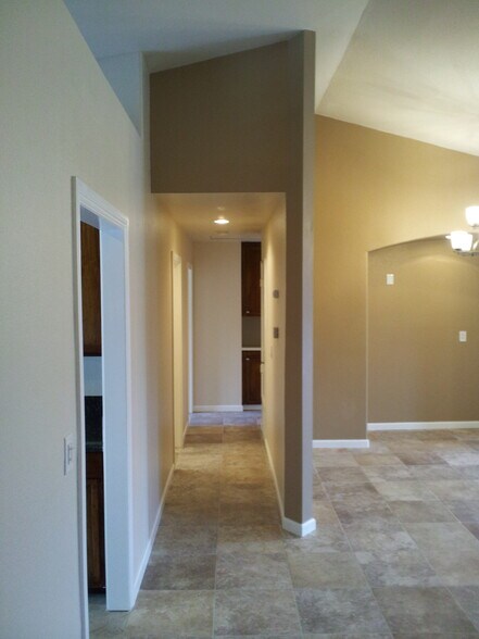 Building Photo - 5139 Omar Ct