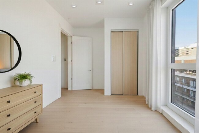 Building Photo - 1035 Commonwealth Ave