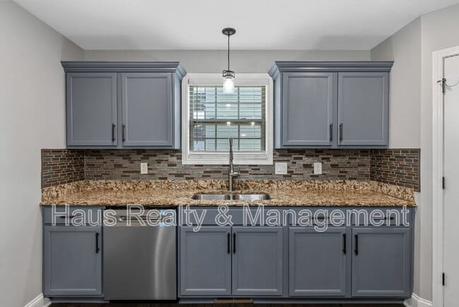 Building Photo - 150 Sycamore Hill Dr
