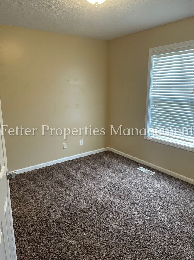 Building Photo - Beautiful 3 Bedroom Newburgh Home!