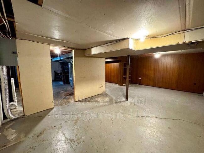 Building Photo - 5431 Outlook St