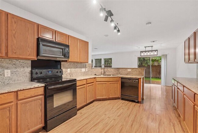 Building Photo - 6629 Doyal Dr
