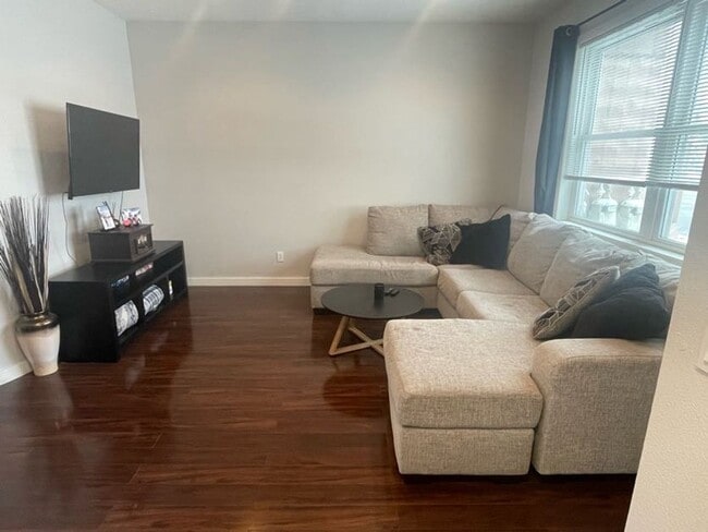 Building Photo - LOCATION!  Newer contemporary townhome 2 bed w/office space in Denver's desirable Berkeley neighb...