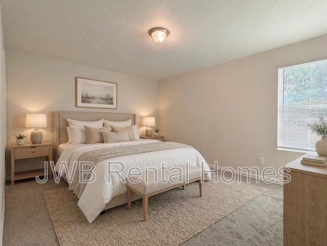 Building Photo - 8006 Dandy Ave