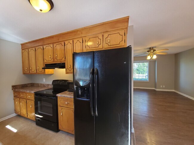 Building Photo - 3406 Oak Lawn Dr