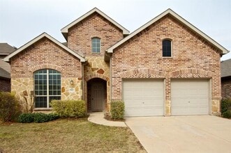 Building Photo - 404 Hummingbird Dr