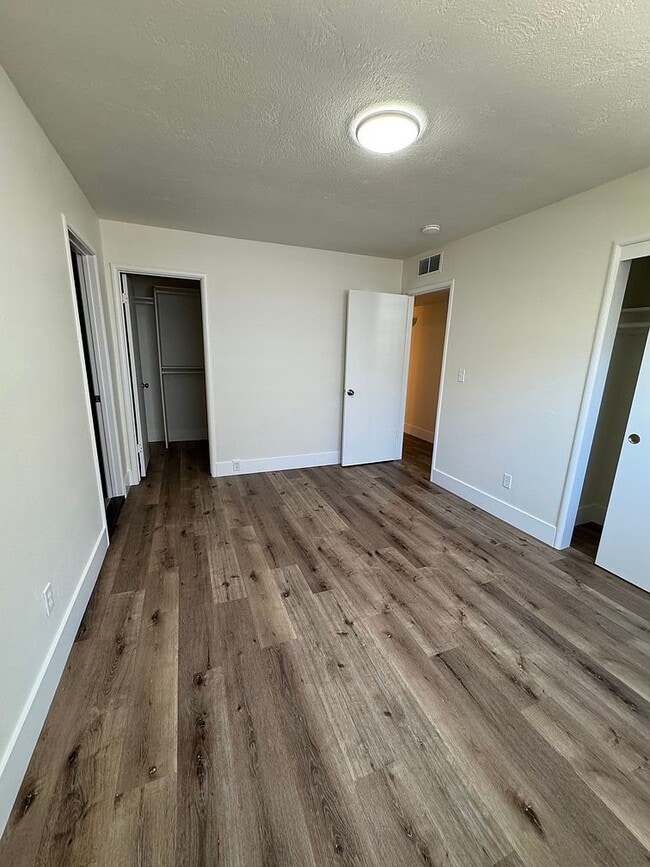 Building Photo - 2025 N Waukena Way