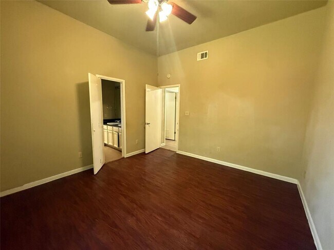 Building Photo - 2107 Yaupon Trail