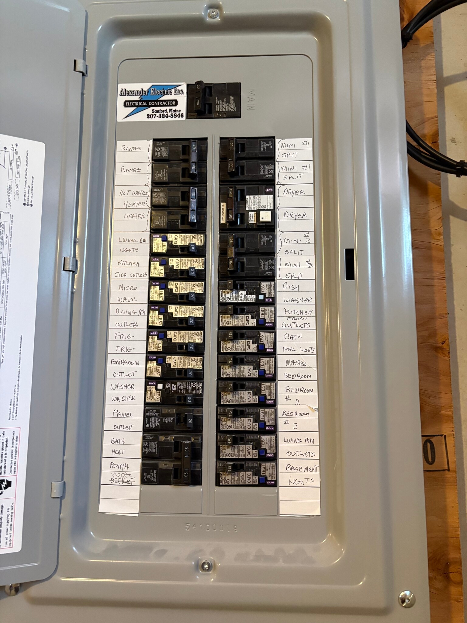 Building Photo - 598 Main St