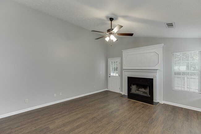 Building Photo - 2195 Oakland Spring Dr