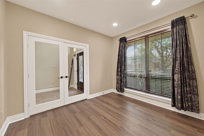 Building Photo - 16803 Tabasso Ct