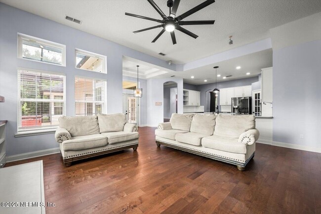 Building Photo - 577 Golden Links Dr