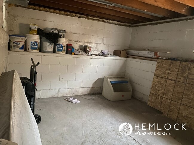 Building Photo - 601 S 1st St