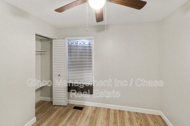 Building Photo - 215 E Maxon Ln