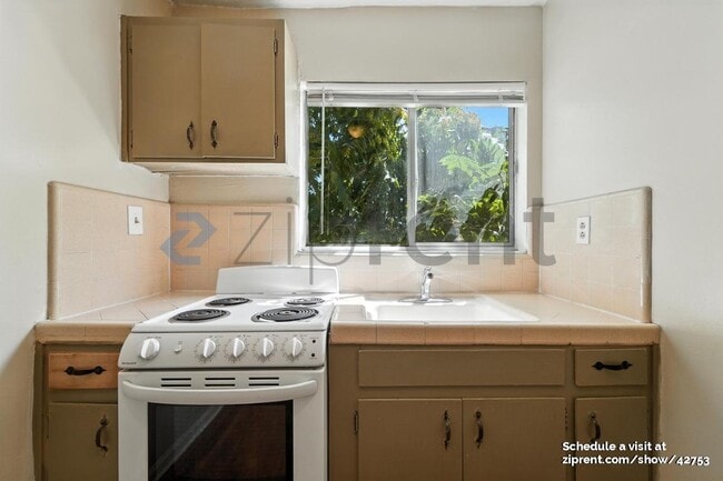 Building Photo - 132 W 18th St