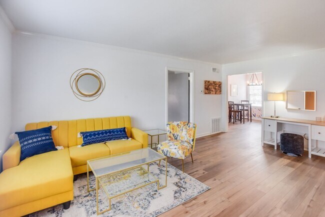 Building Photo - Charming Furnished 2BR/1BA in Midtown Sava...